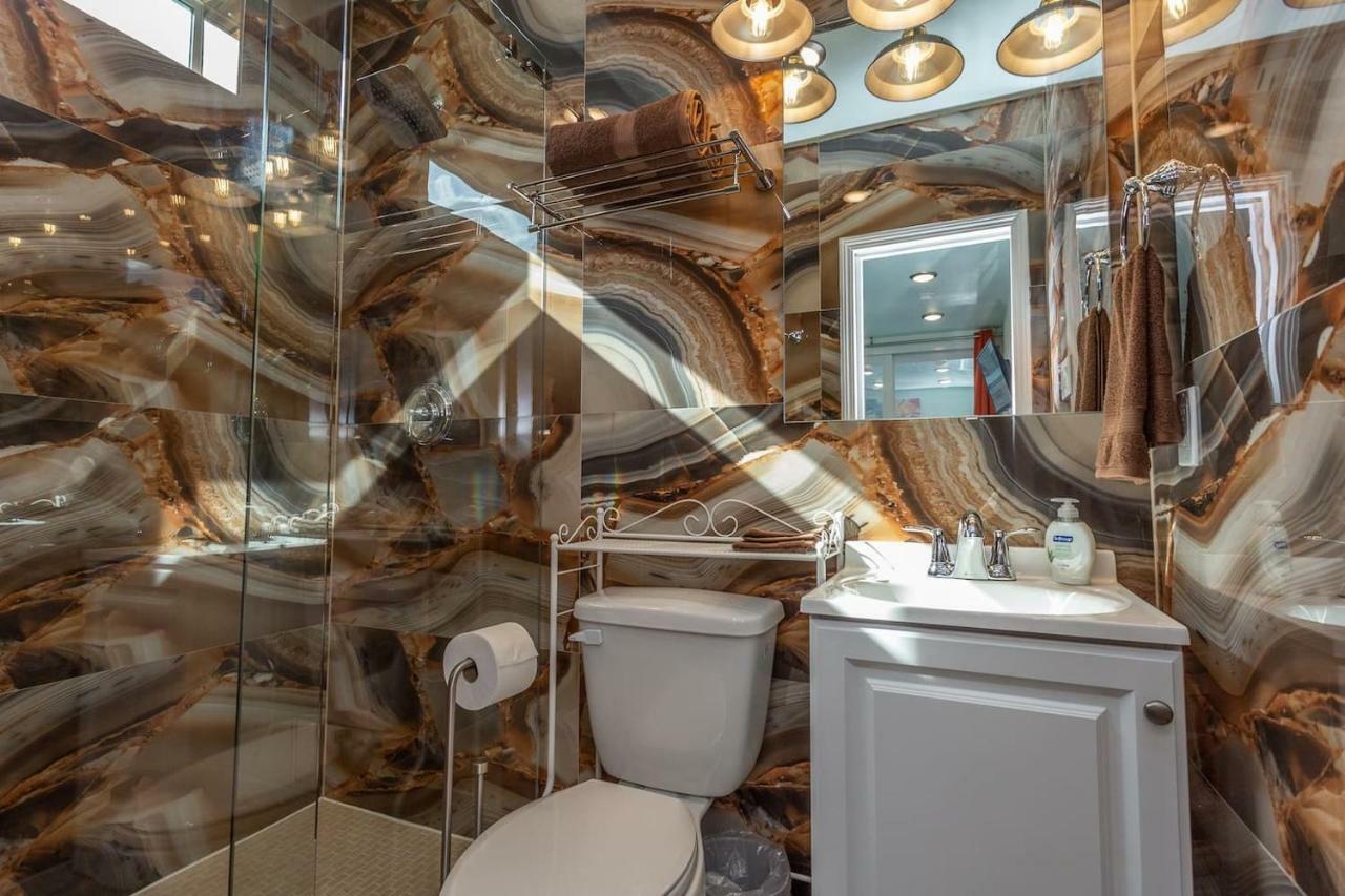 Апартаменты East Downtown Micro-Luxe Container Living Pod #9 Хьюстон Экстерьер фото